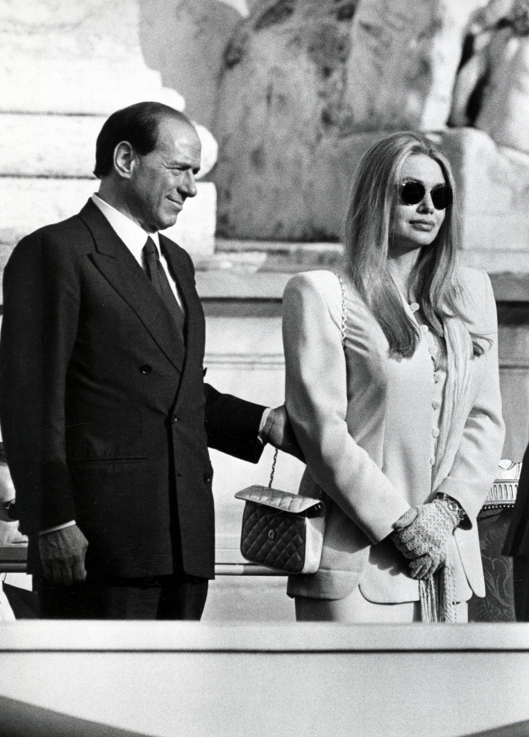 Veronica Lario difende il suo &quot;diritto a invecchiare&quot;. Commenta le foto