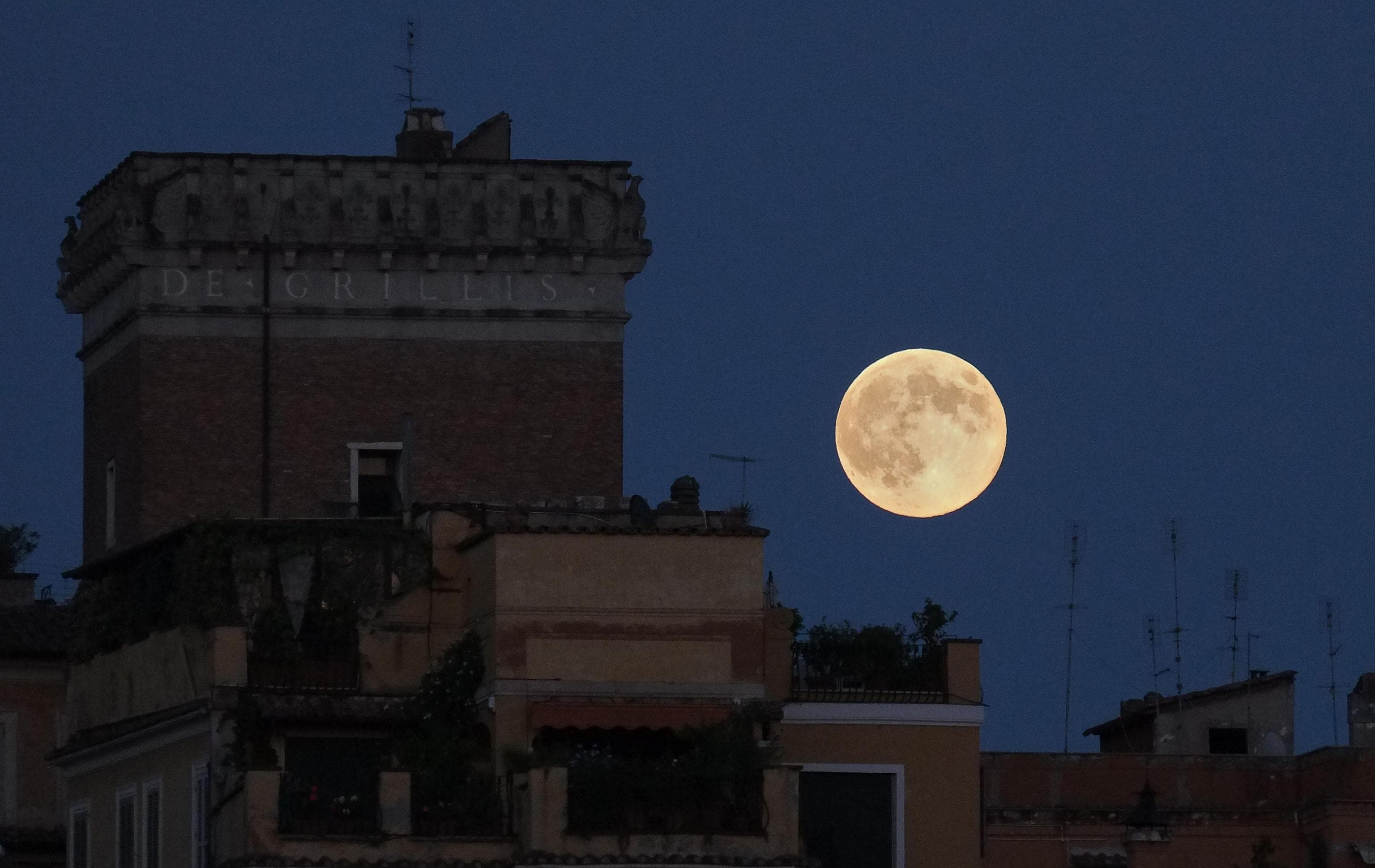 A Che Ora Sorge La Luna Oggi A Roma