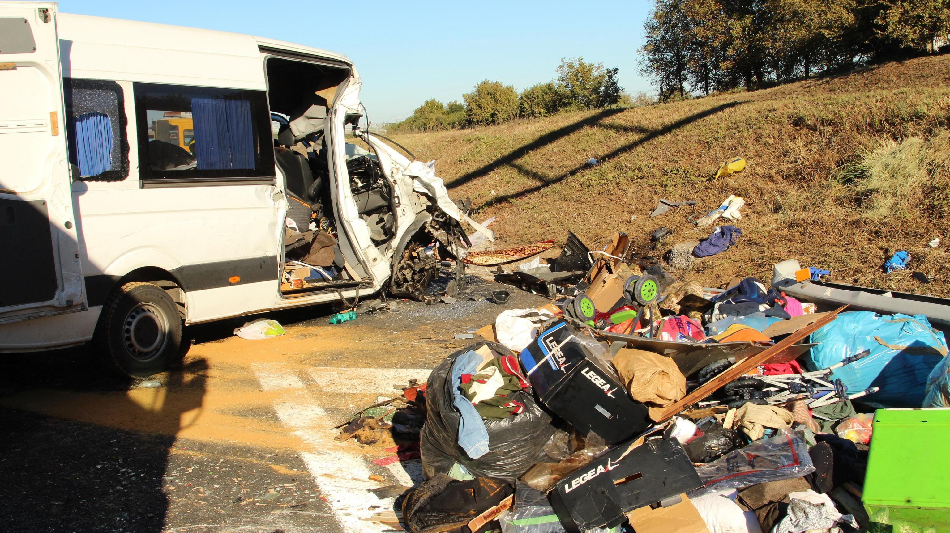 Le foto dell'incidente sull'A1 6 morti e 8 feriti. Tra le vittime