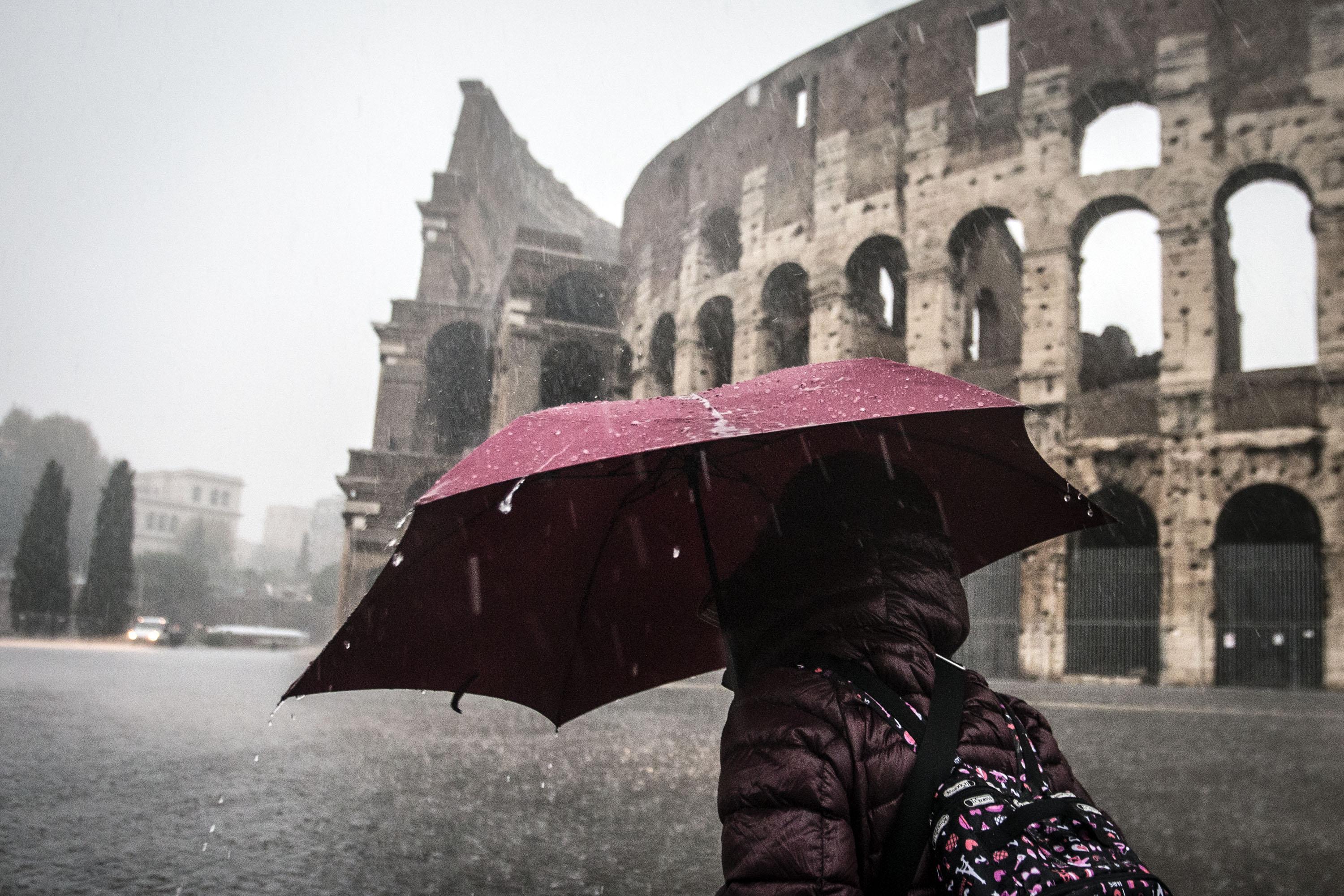 Maltempo A Roma Allagamenti E Disagi Le Prime Immagini Photogallery 
