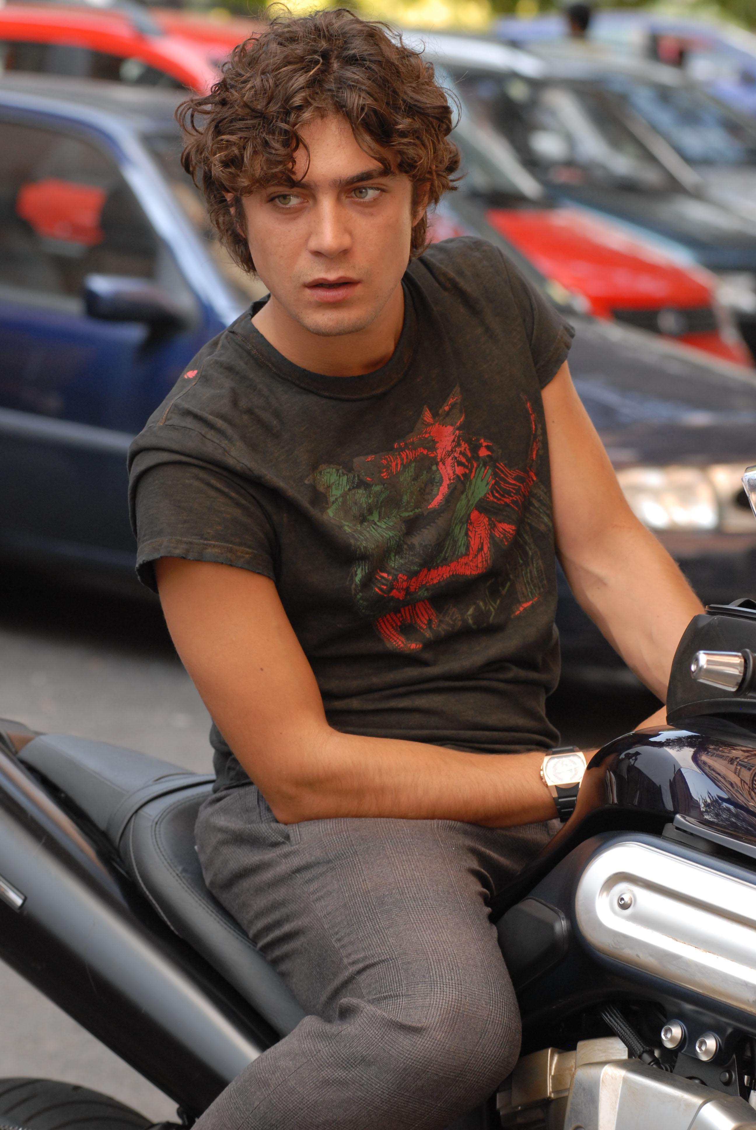 Riccardo Scamarcio 3 Metri Sopra Il Cielo