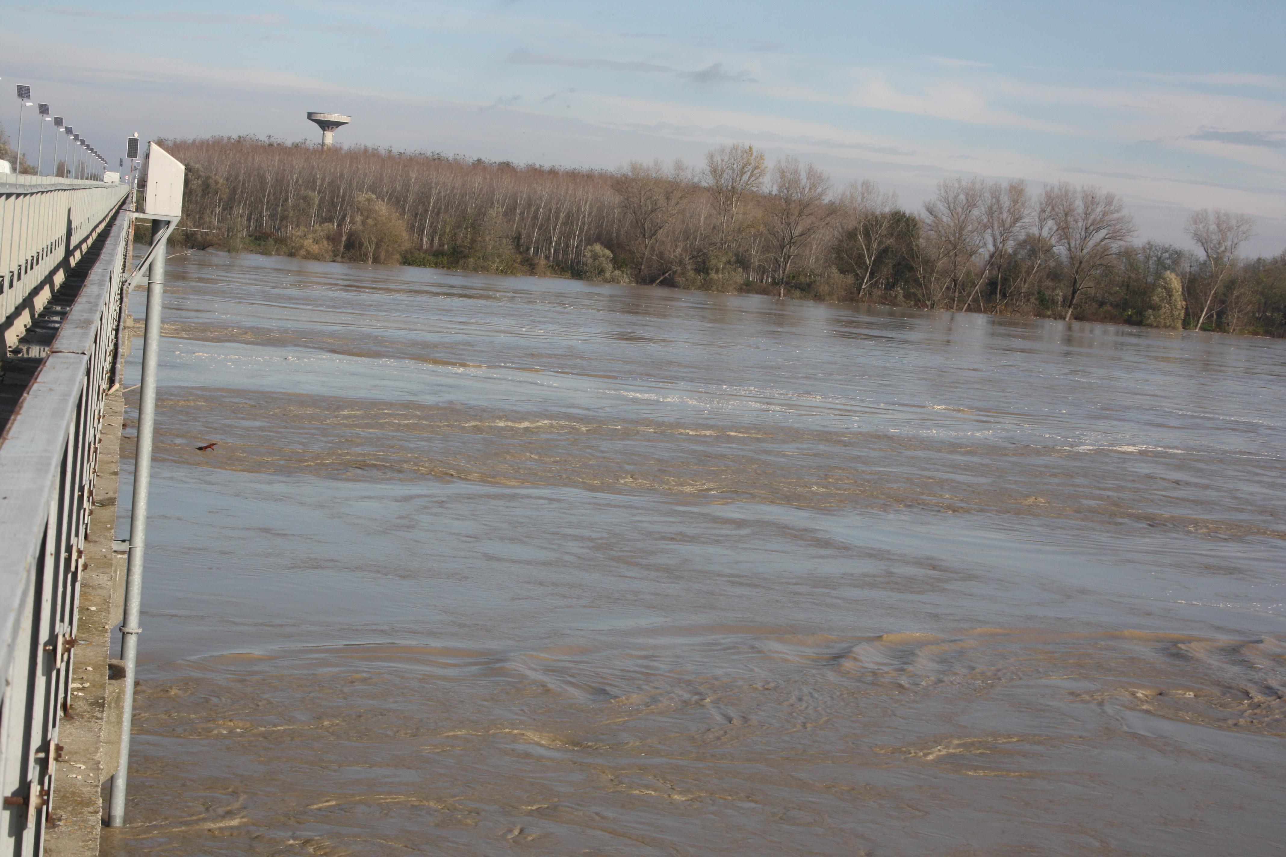 La piena del Po, le foto dei lettori Photogallery Rai News