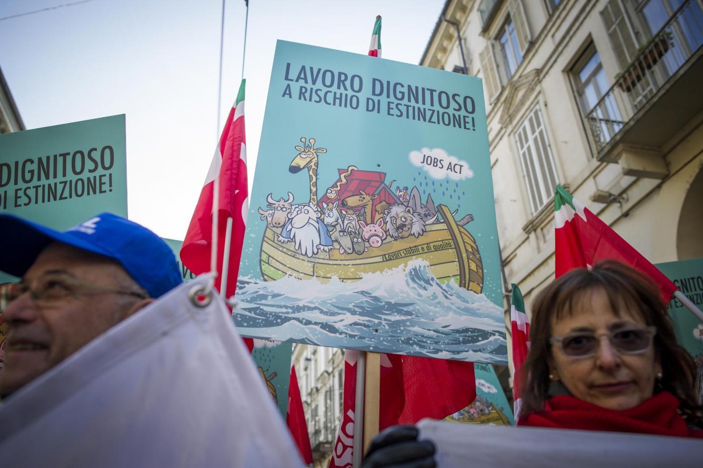 Torino, sciopero generale. Le immagini delle manifestazioni