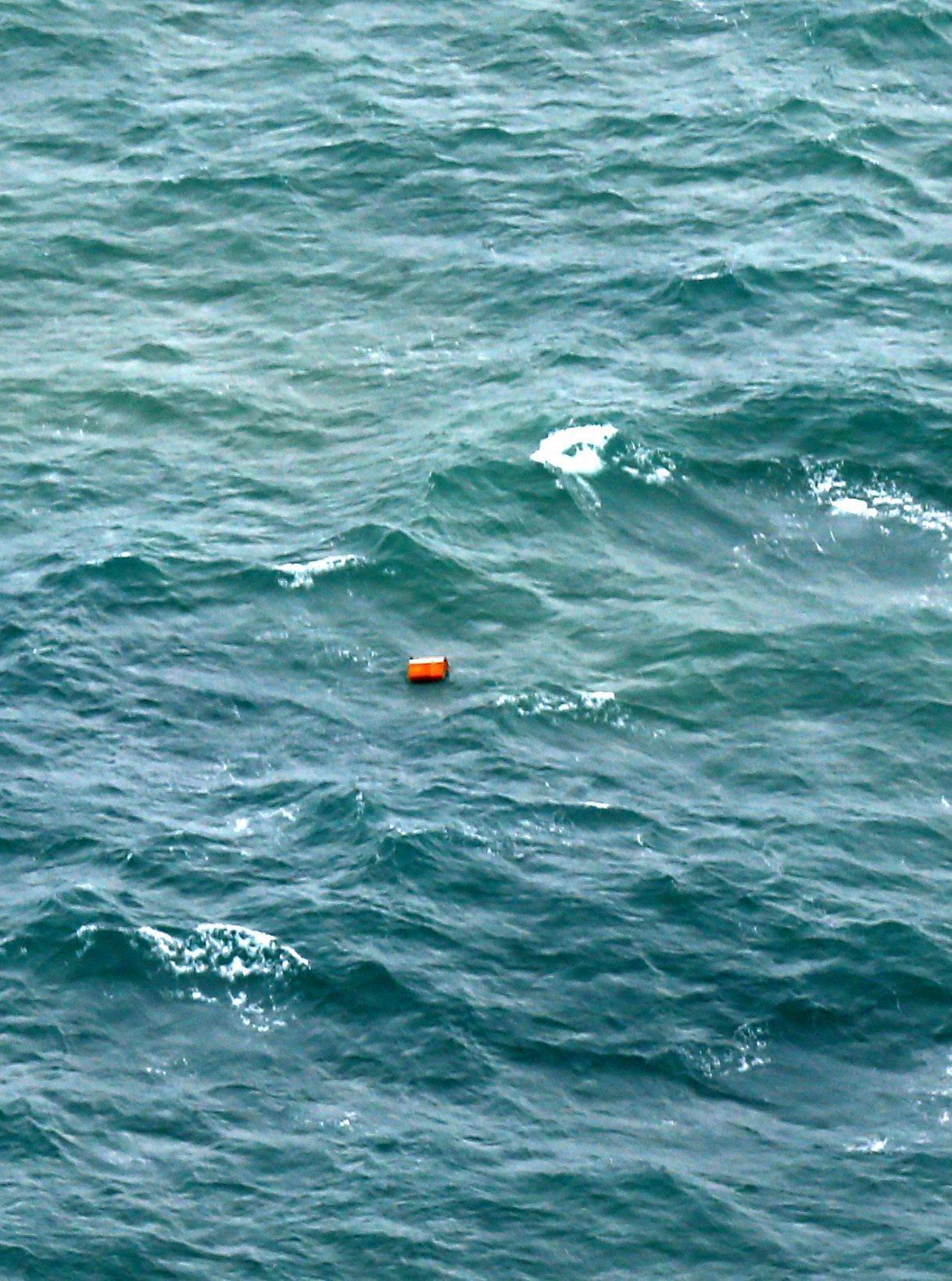 Aereo Malese Scomparso Avvistati Diversi Corpi Nel Mare Di Giava 