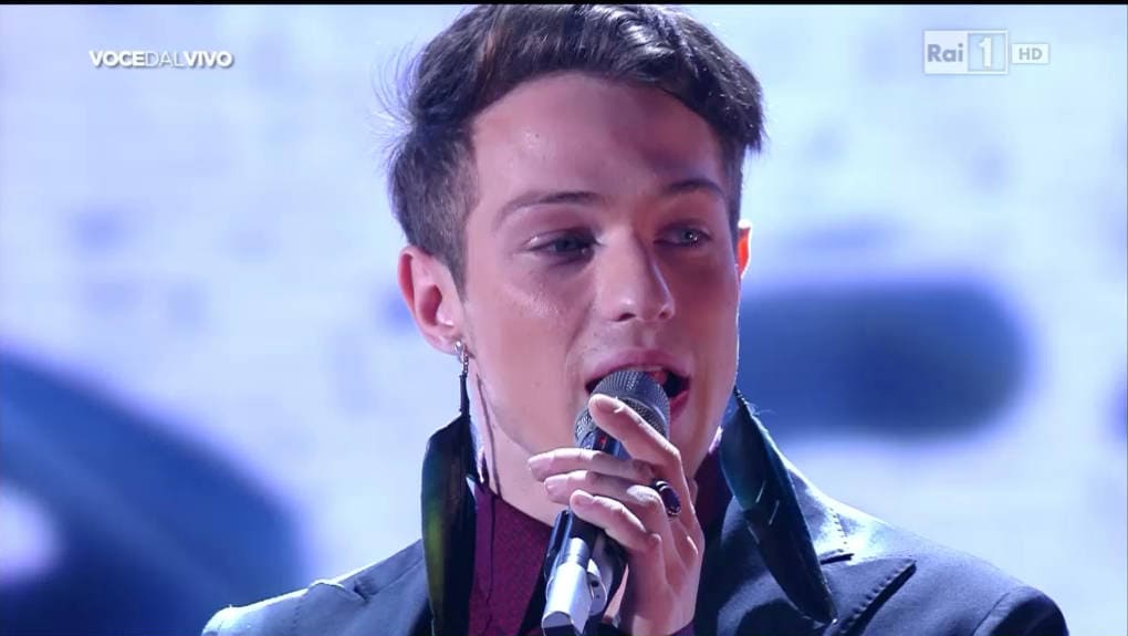 TV - Sanremo 2016 - Irama - (Filippo Maria Fanti) canta &quot;Cosa resterà&quot; - #SG Sanremo Giovani 2016 - 70c01205-defa-4cfa-8111-fcd030a8f2e6